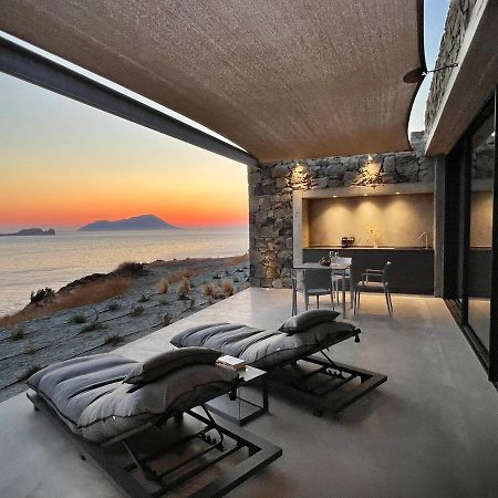 Echoes Milos Plaka  外观 照片