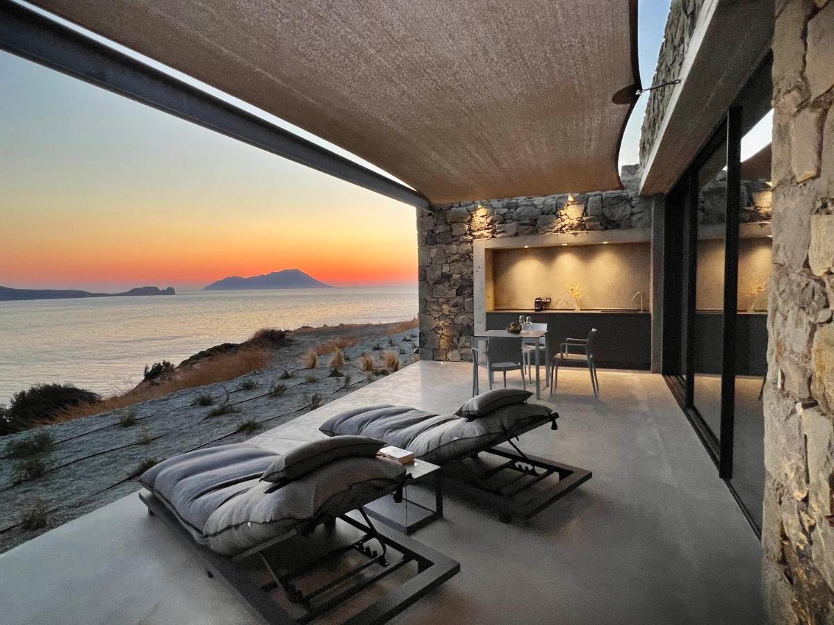 Echoes Milos Plaka  外观 照片