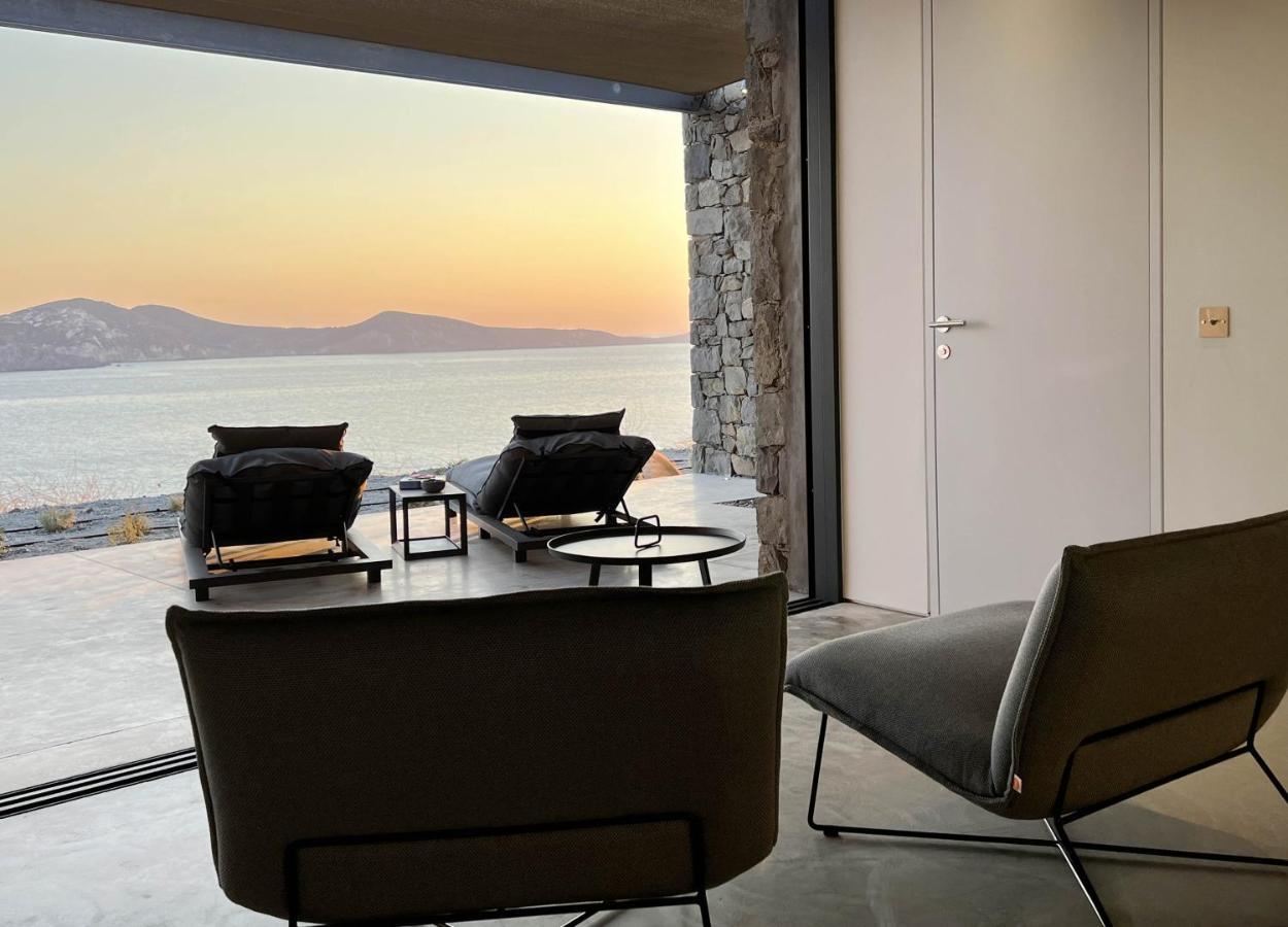 Echoes Milos Plaka  外观 照片