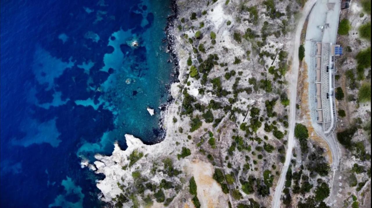 Echoes Milos Plaka  外观 照片